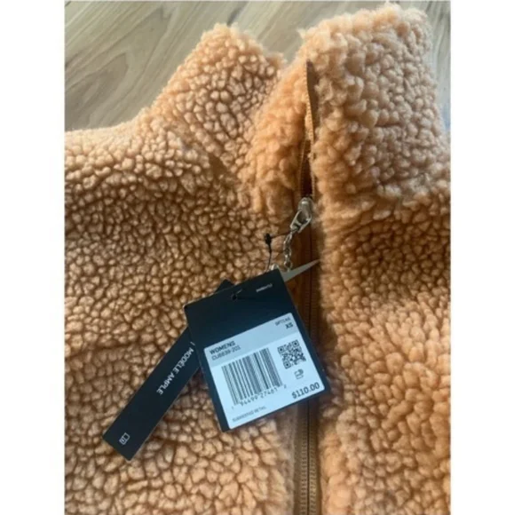 Nike Women's swoosh crop camel tan sherpa fleece xs
